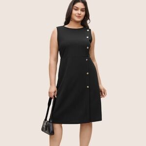 BloomChic Plain Sleeveless Button Detail Pocket Dress